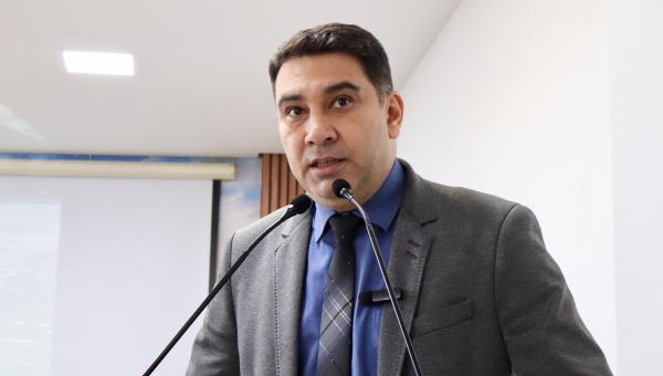 Vereador Samir Bestene pede reforma de quadra no Habitasa e elogia gestão de Bocalom por melhorias no esporte